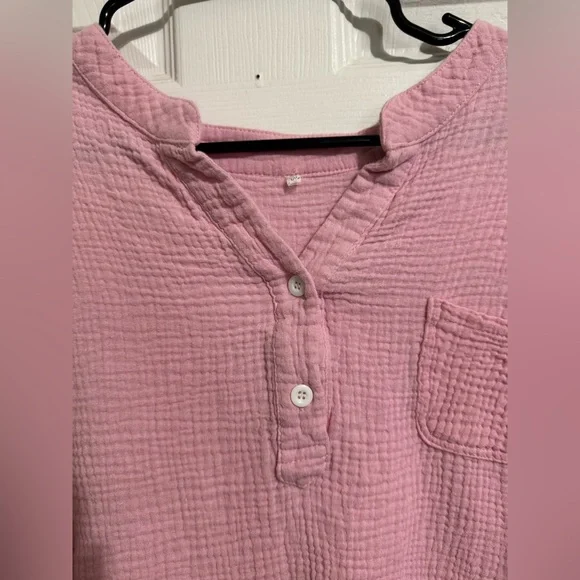 Pink Textured Button-Up Shirt with front pocket - Picture 3 of 5